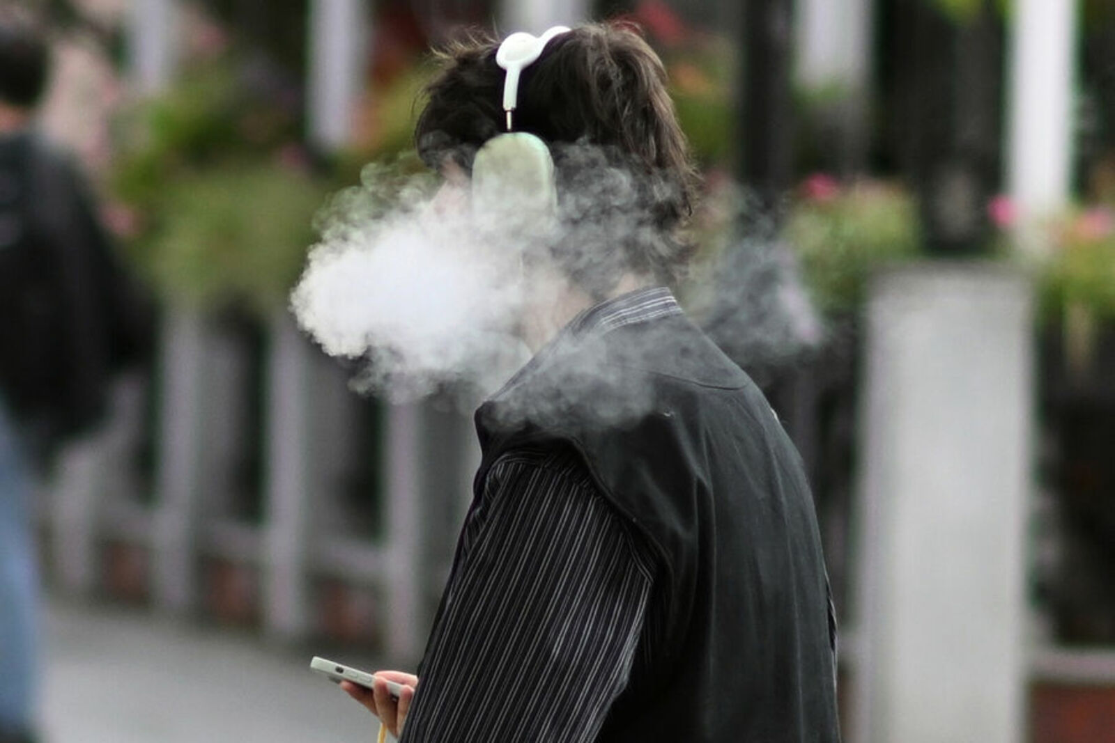 В России хотят ввести уголовную ответственность за продажу вейпов