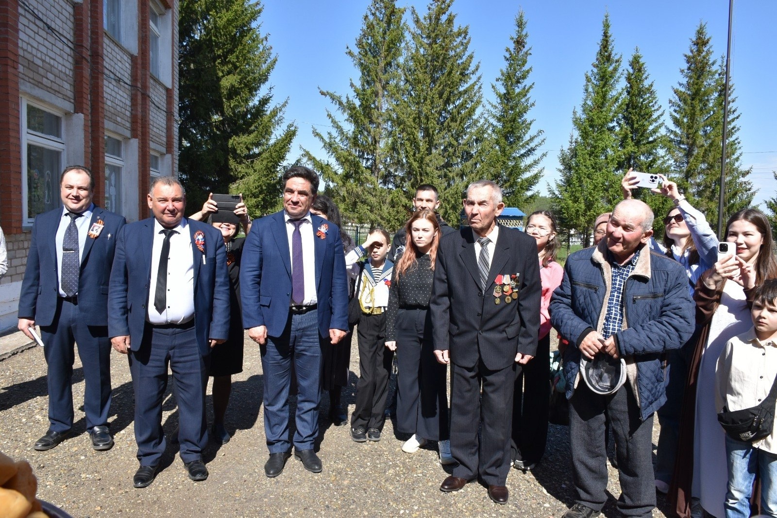 В Миякинском районе почтили память ветерана и наградили лучших учеников