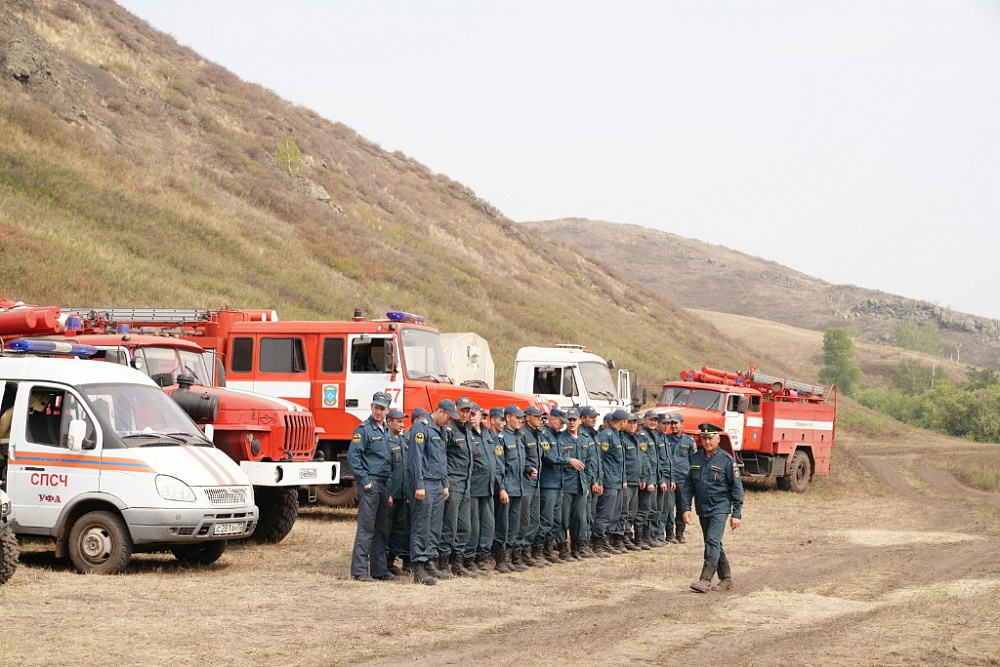 Радий Хабиров: Спасибо мужественным людям, которые вторую неделю борются с лесными пожарами