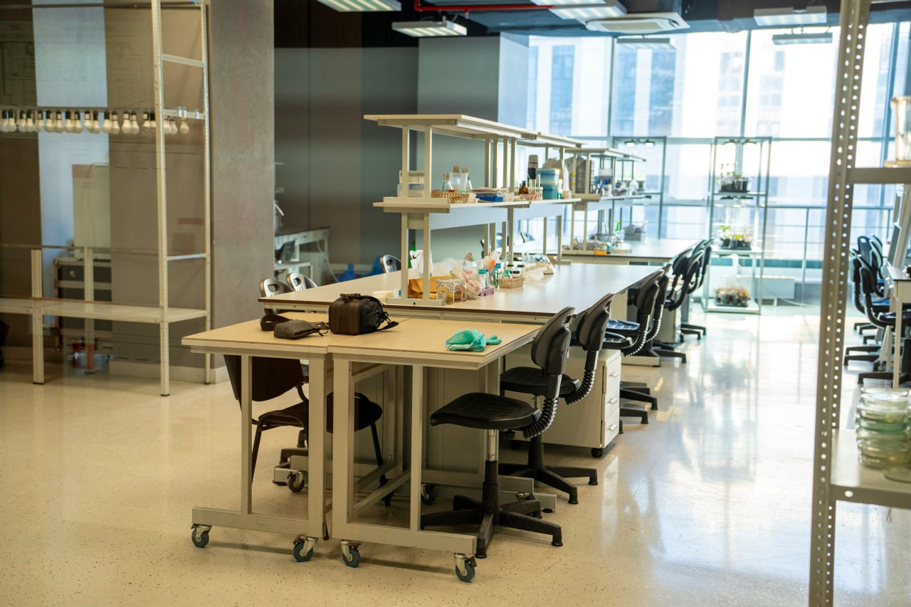 В Межвузовском кампусе Евразийского НОЦ открыли новую лабораторию биотехнологий