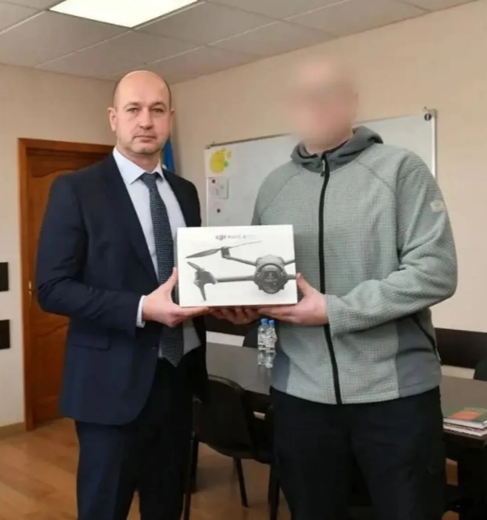 Максим Ульчев передал квадрокоптер и тепловизор участнику СВО