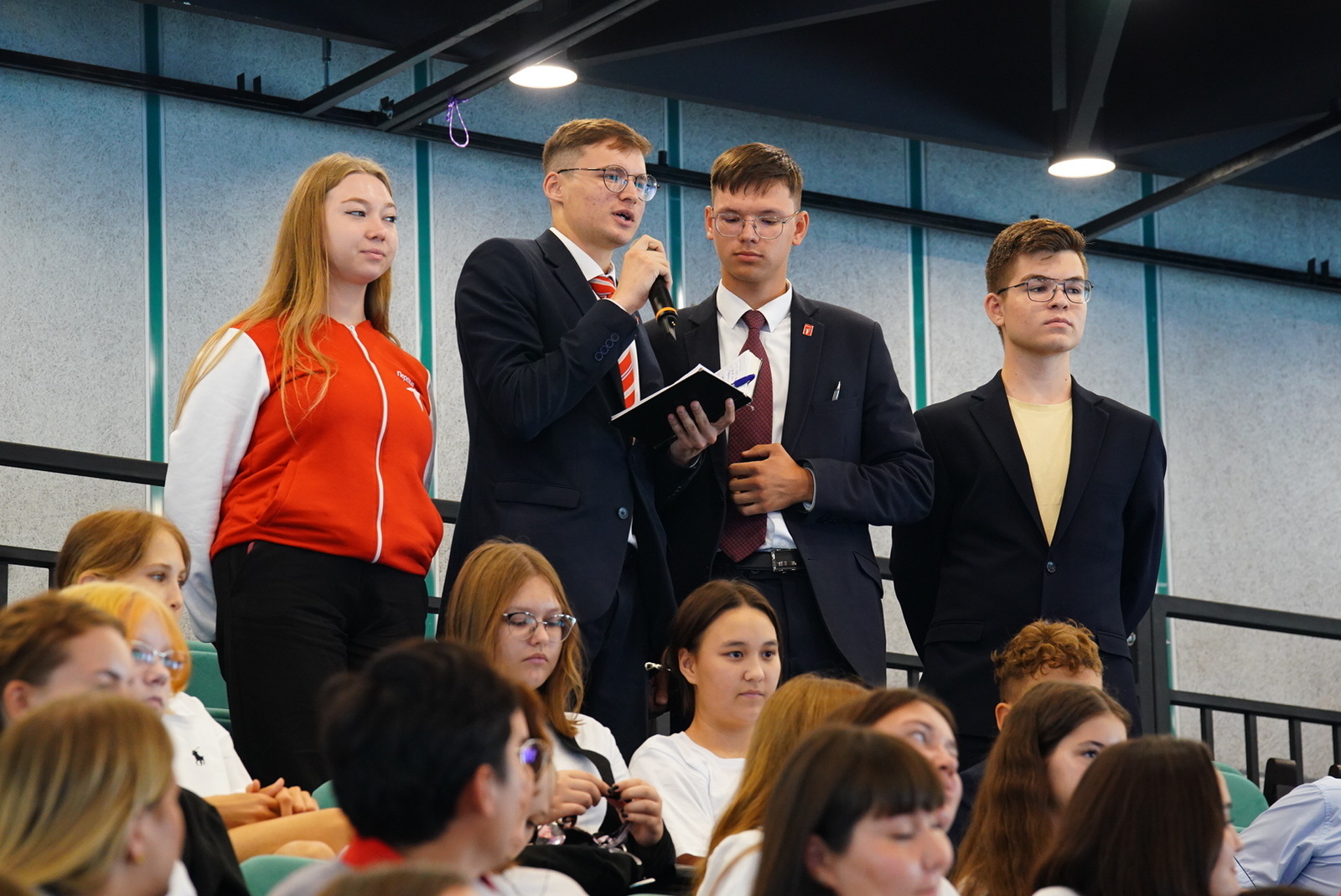 Радий Хабиров провел встречу с активистами «Движения первых»