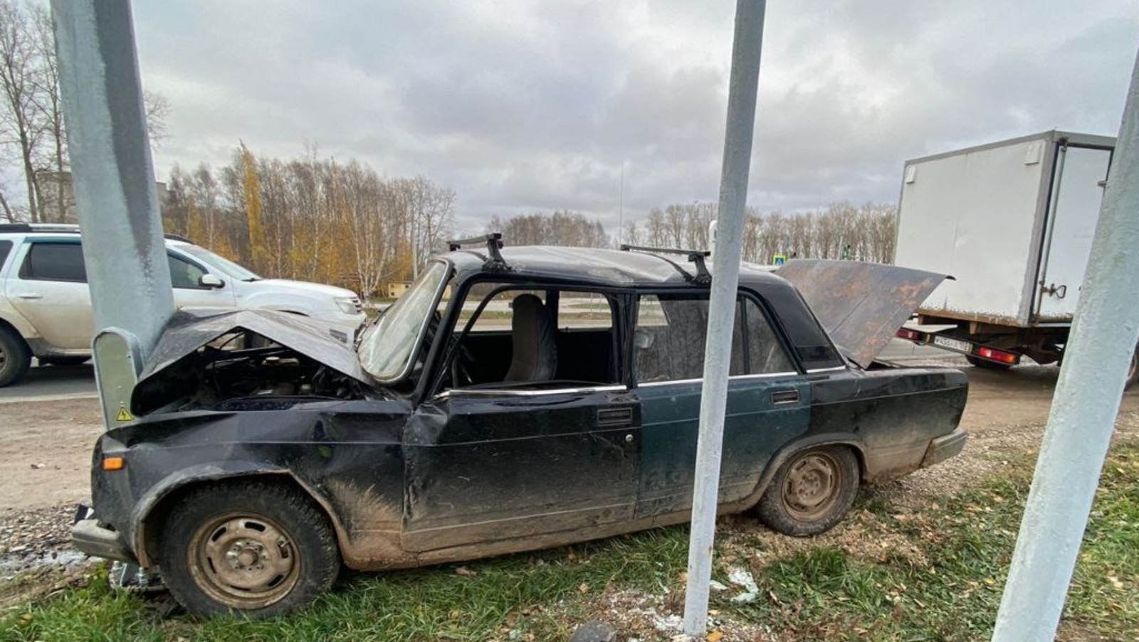 В Башкирии 17-летний парень с другом разбил чужую машину