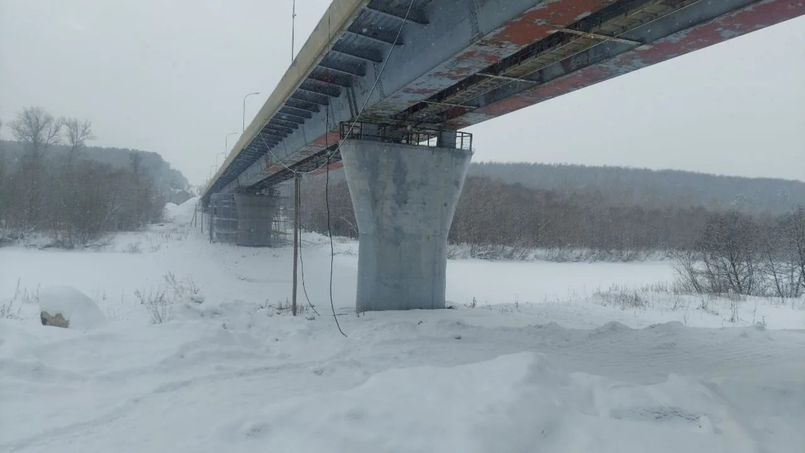 В Башкирии начали восстанавливать опоры моста через реку Ай