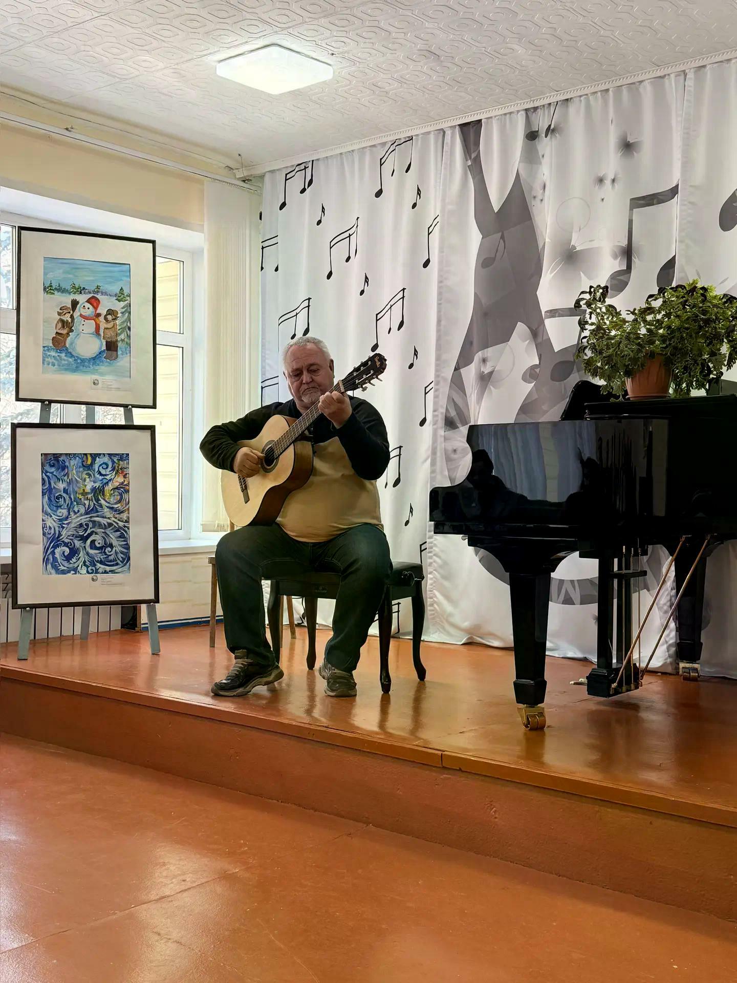 Помогают детям раскрыться творчески