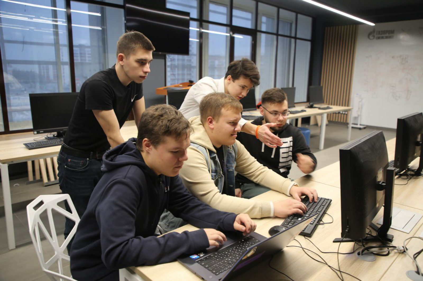 Резидент Межвузовского кампуса выпустил более 3000 студентов