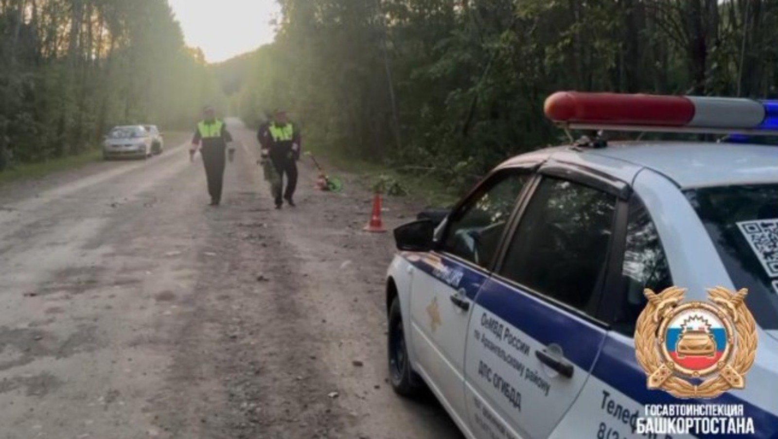 В Башкирии из разбитой в аварии машины достали труп водителя