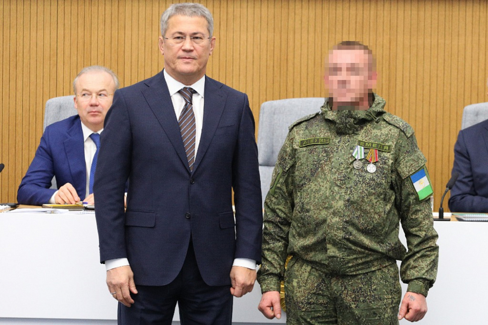 Радий Хабиров вручил медали генерала Шаймуратова участникам СВО из Башкортостана