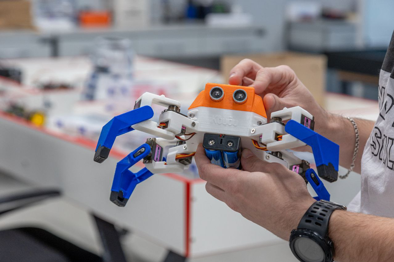 В Уфе разработали продвинутые образовательные наборы по робототехнике