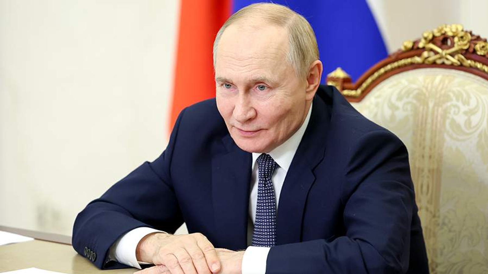 Путин поздравил россиян с Днем отца и выделил роль мужчины в семье