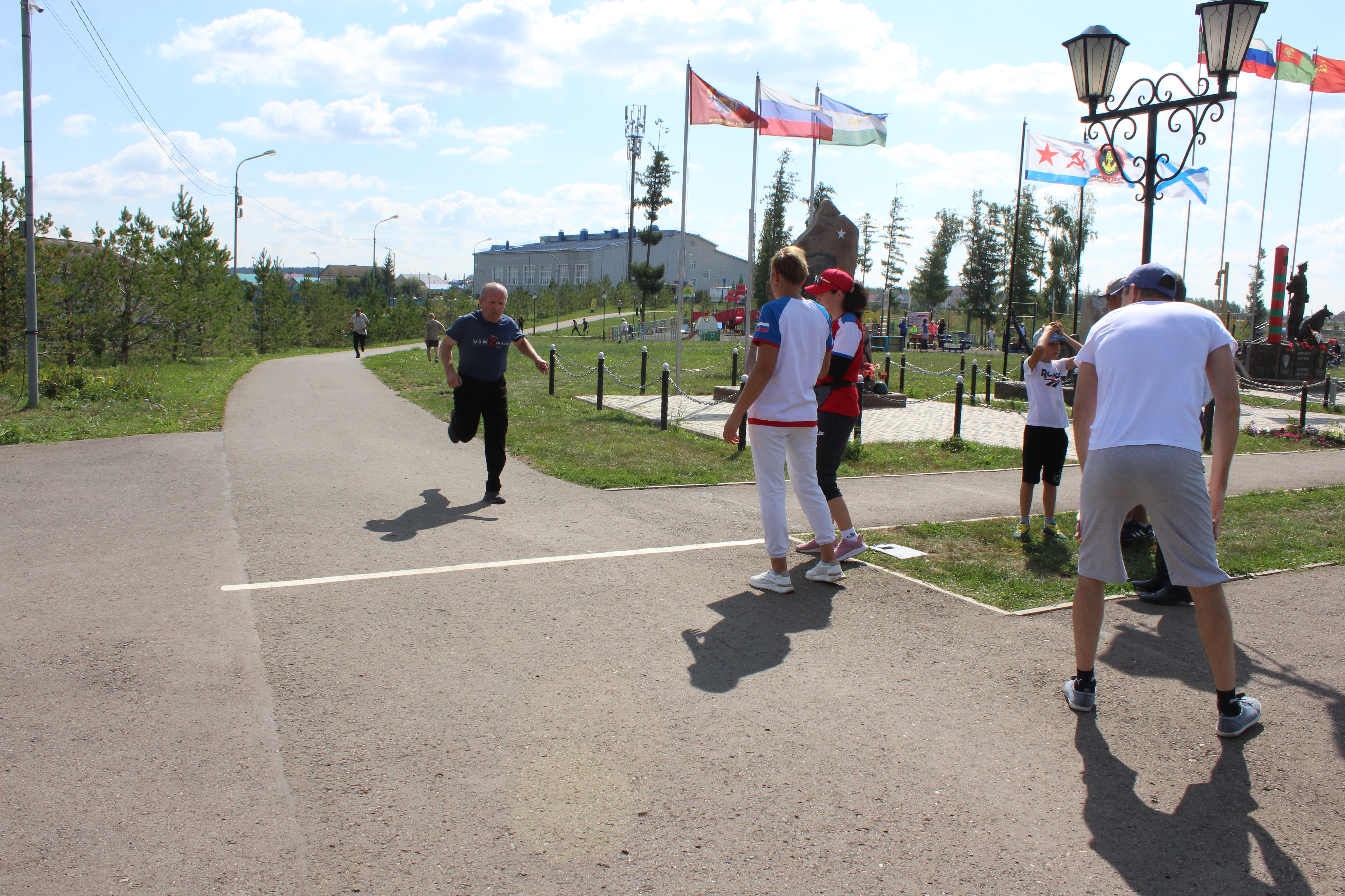 Спортивный праздник в парке