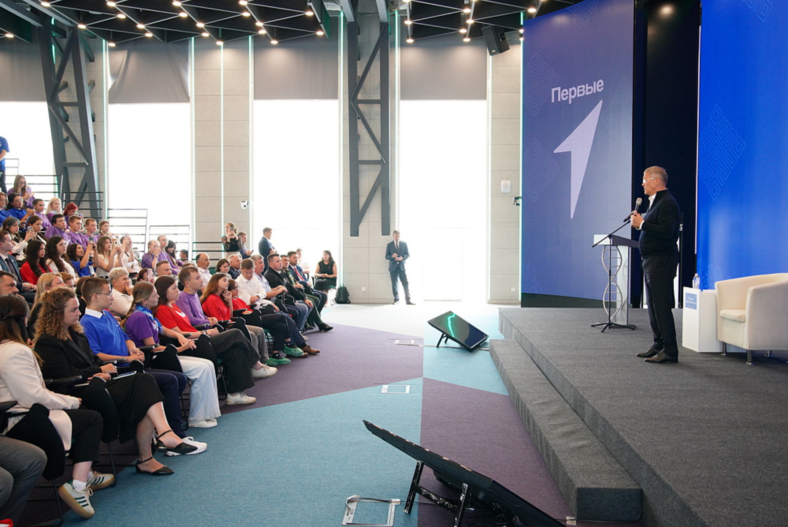 Радий Хабиров встретился с активистами «Движения первых»