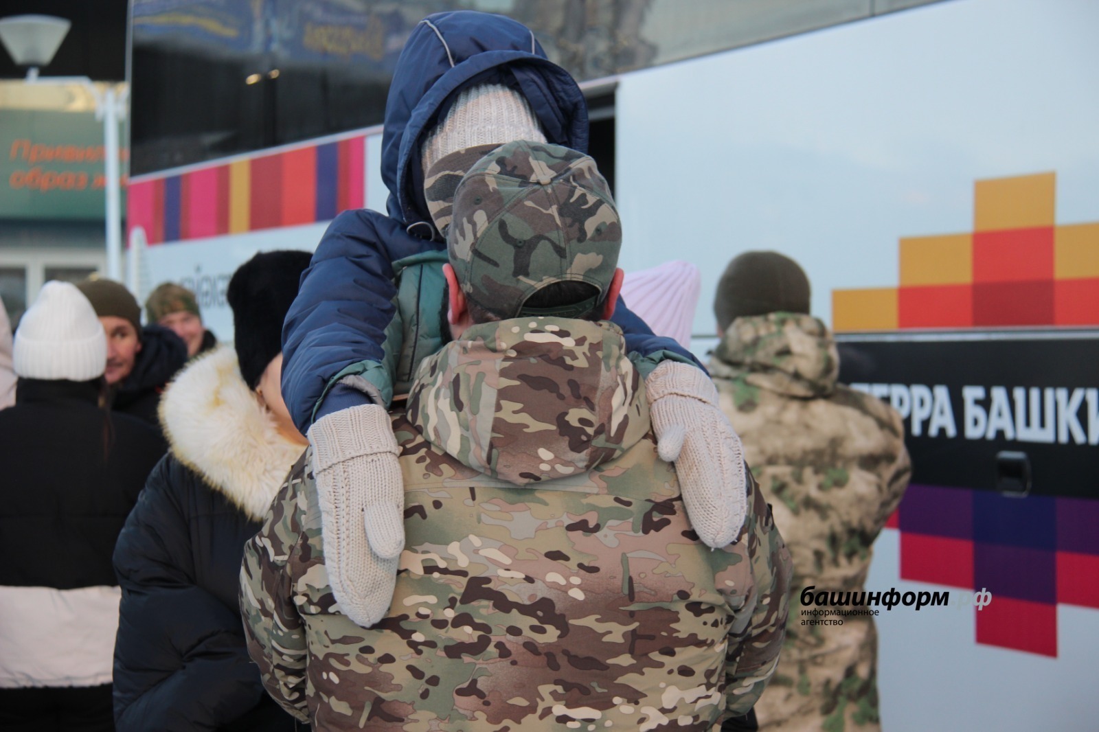 Владимир Путин подписал закон о поддержке участников СВО с детьми