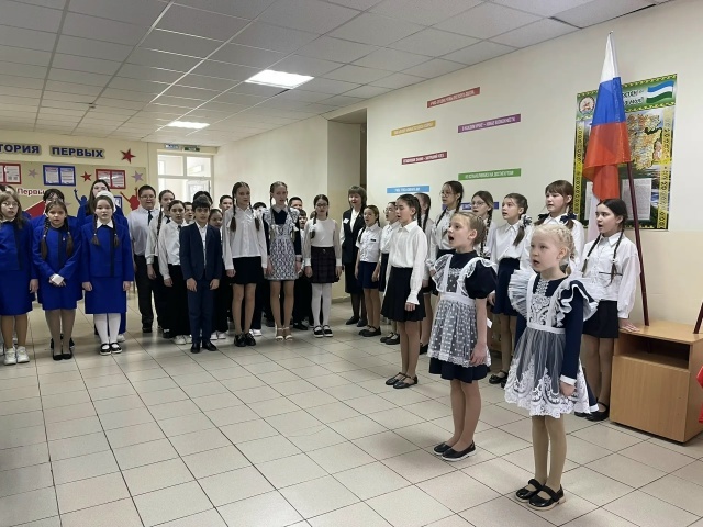 «Парта героя» в честь выпускников Миякинской школы №1