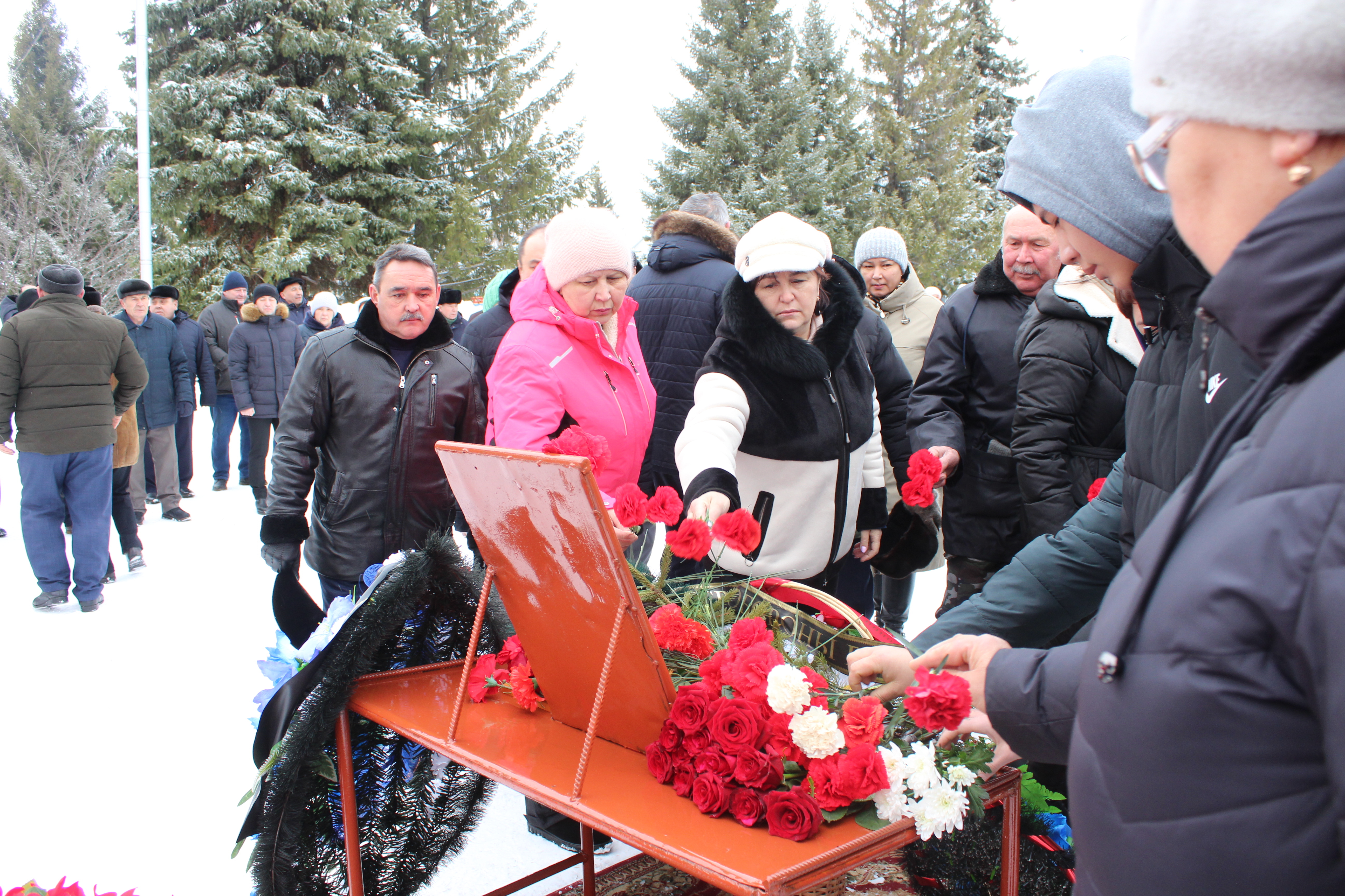 Миякинцы простились с земляком Фаилем Шарафутдиновым, погибшим в ходе специальной военной операции на Украине