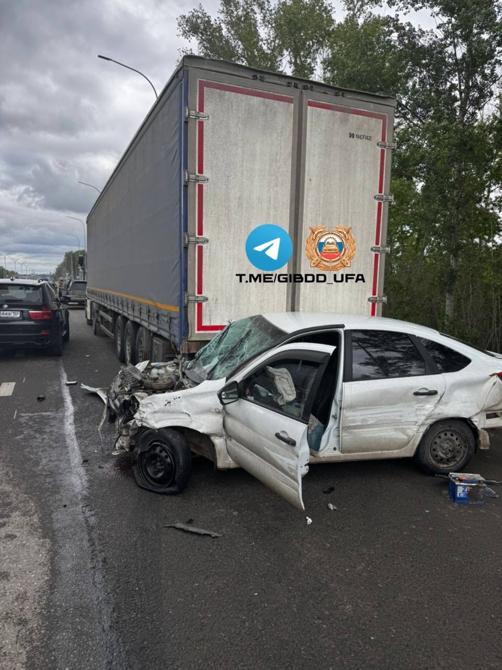 В Уфе в ДТП с грузовиком и «Киа» пострадал водитель «Лады Гранты»